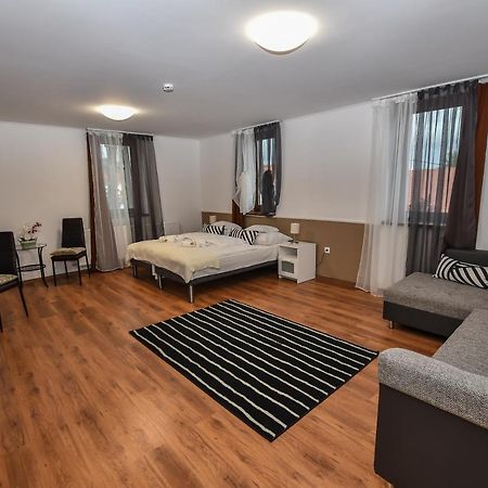 Bed and Breakfast É-Vaskó Panzió Borpince Tokaj Esterno foto