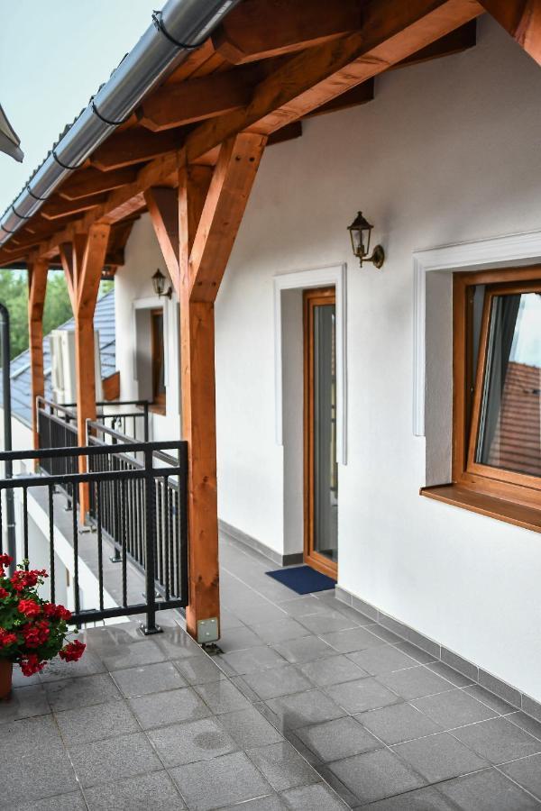 Bed and Breakfast É-Vaskó Panzió Borpince Tokaj Esterno foto
