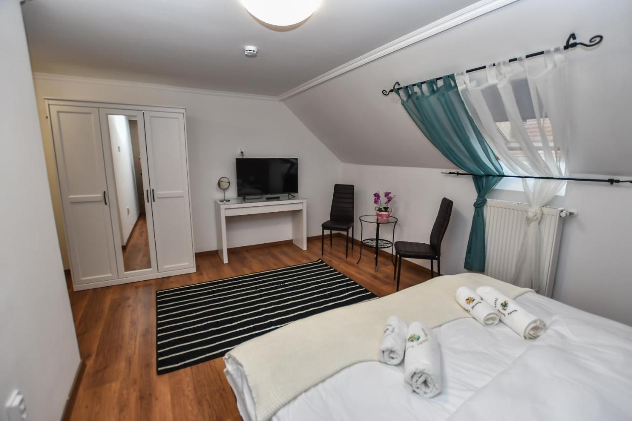 Bed and Breakfast É-Vaskó Panzió Borpince Tokaj Esterno foto