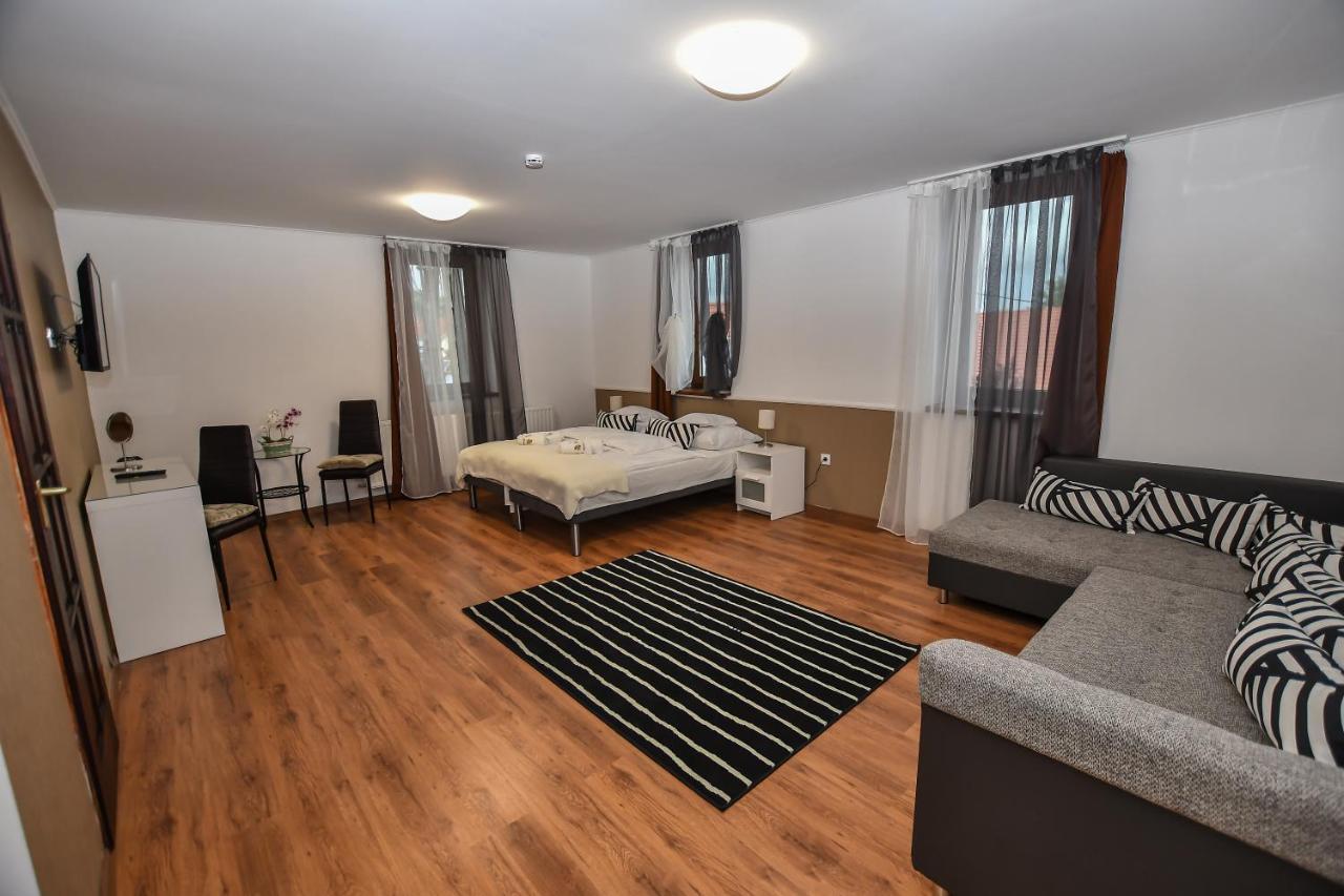 Bed and Breakfast É-Vaskó Panzió Borpince Tokaj Esterno foto